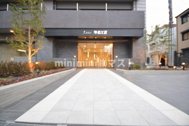 ワールドアイ梅田WESTのエントランス