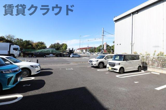 パークサイドＳＯＧＡの駐車場|駐車場に車を止められます