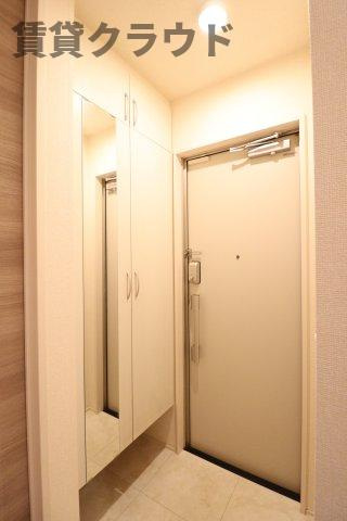 パークサイドＳＯＧＡの玄関|十分な収納スペースがあります
