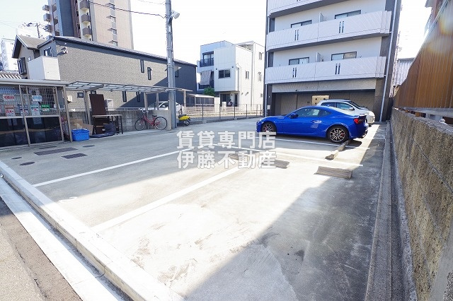 Sun State上飯田の駐車場