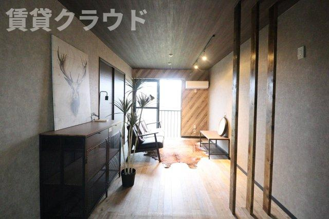 メゾンシエールの居間・リビング|こちらのリビングで趣味の時間をお楽しみください