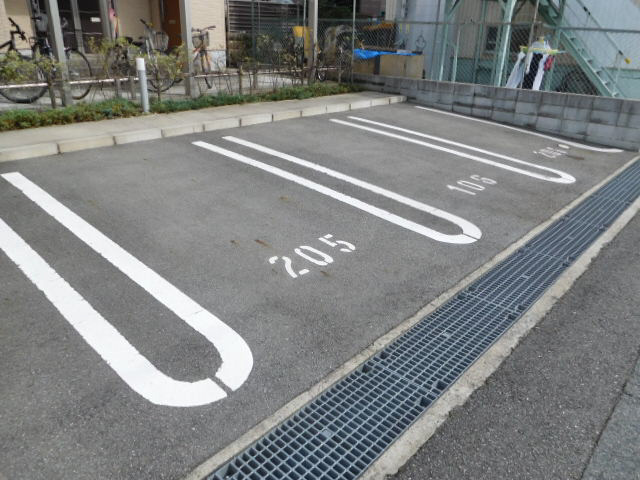 ラ・グリシーヌの駐車場