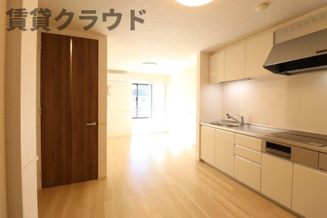プライム五井Ⅱの居間・リビング|こちらのリビングで趣味の時間をお楽しみください