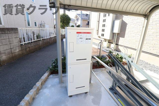 プライム五井Ⅱのエントランス|宅配ボックスがあると、自分の時間を有効活用できますね！