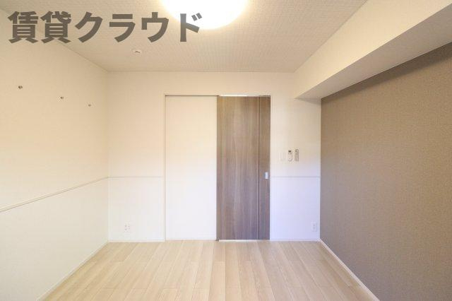 プライム五井Ⅱの寝室|広くて明るい寝室