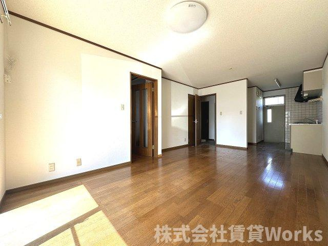 メゾネット井川の居間・リビング|ゆったりとしたリビングです