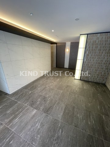 プライムアーバン南森町のロビー|落ち着いたロビーです