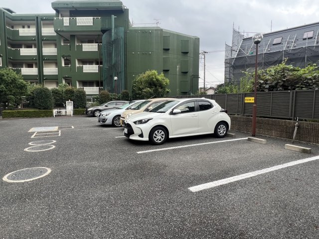 グレースコート法典の駐車場