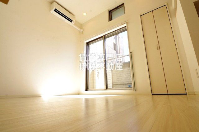 グリーンリーフ名城清水の洋室