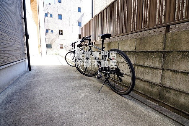グリーンリーフ名城清水の駐車場