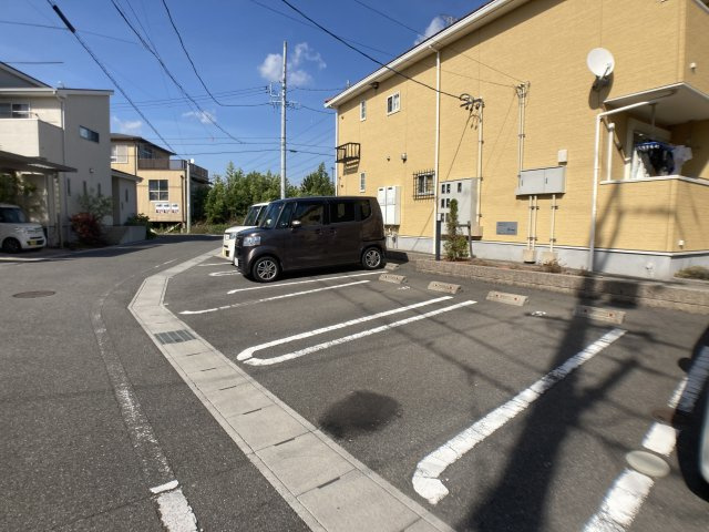 ルーセント・S Ⅱの駐車場