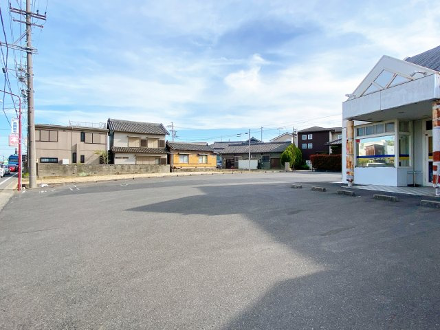 ピボット森岡取手の駐車場