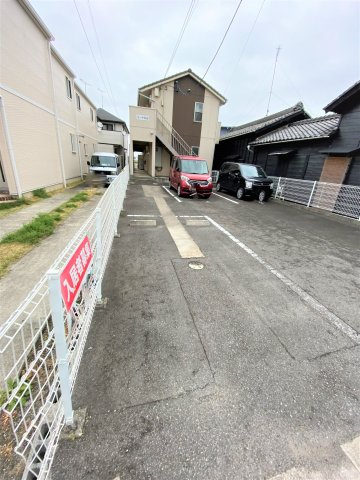 カーサ浜田の駐車場
