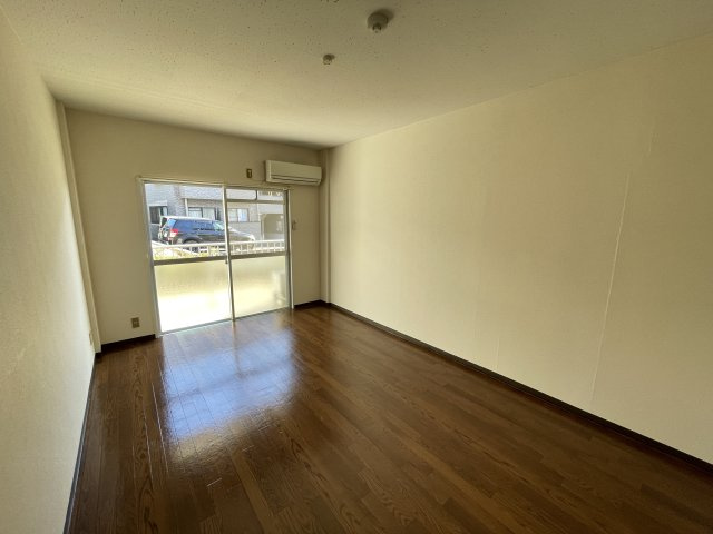 グリーンハイツの洋室