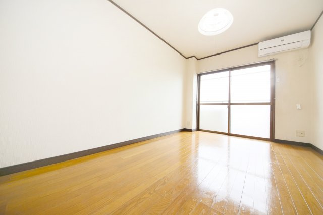 サンウォーム駅西の居間・リビング