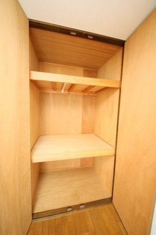 サンウォーム駅西の収納