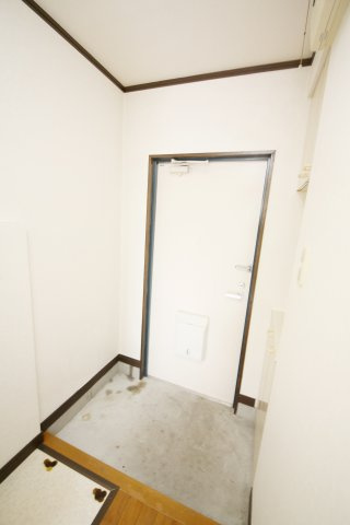 サンウォーム駅西の玄関