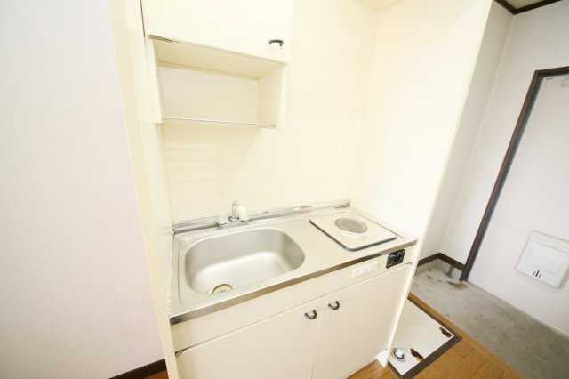 サンウォーム駅西の洋室