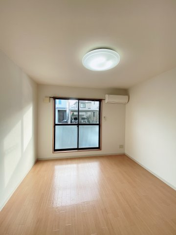 Gracious S-placeの洋室|別部屋同一間取りのお写真となります。