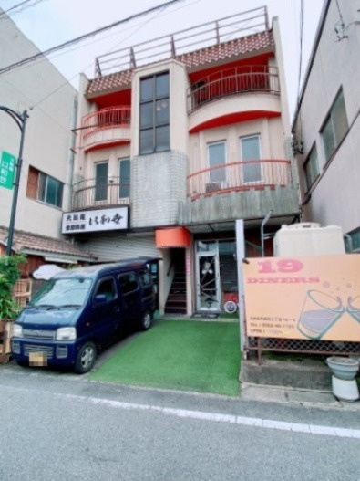 さくらビルの駐車場