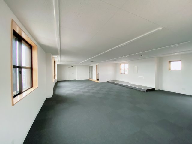 ピボット緒川ビル店舗　のロビー