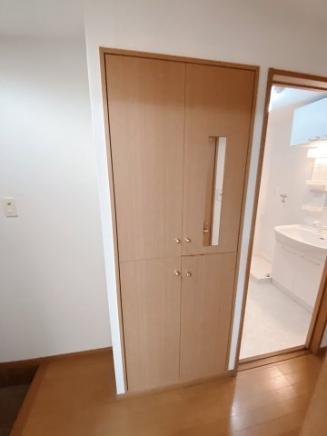 キャトル・セゾンⅡの玄関