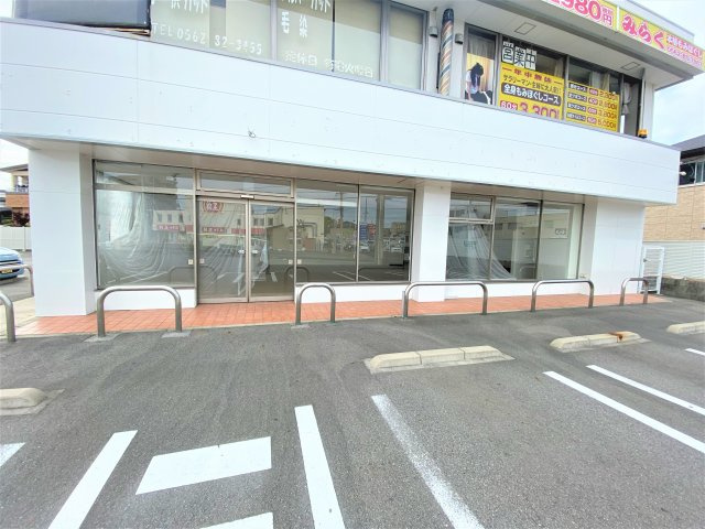 ピボット東浦森岡店舗の周辺