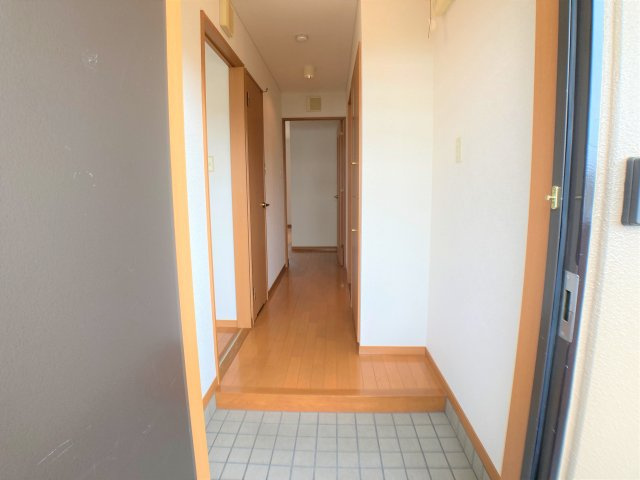 グランシャリオの玄関|別部屋同一間取りのお写真となります