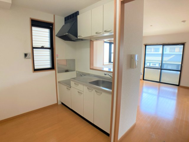 グランシャリオのキッチン|別部屋同一間取りのお写真となります