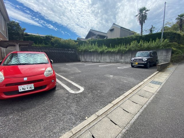 プリムローズの駐車場