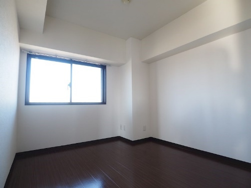 約5.9帖の洋室です