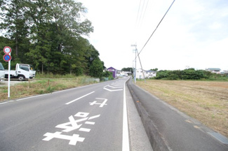 【前面道路含む現地写真】