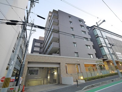 ローレルコート学園前レジデンスの外観