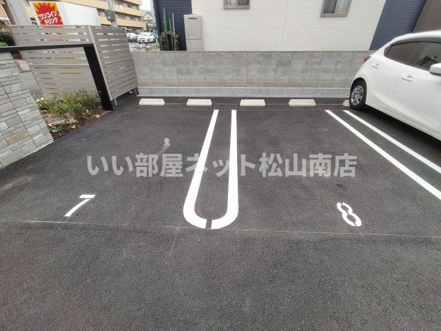 【駐車場】 | シャーメゾン小坂