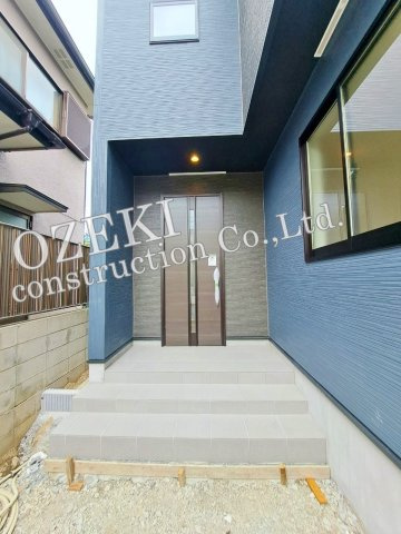 越谷市南荻島新築戸建て　6項目の最大等級-GRAFAREグラファーレ-のエントランス