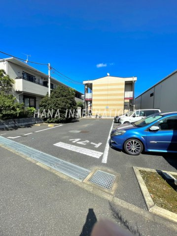 ワイワイの駐車場