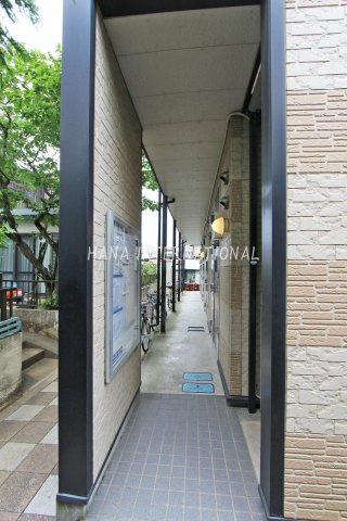 レオパレスガーデンハイツ１８のエントランス