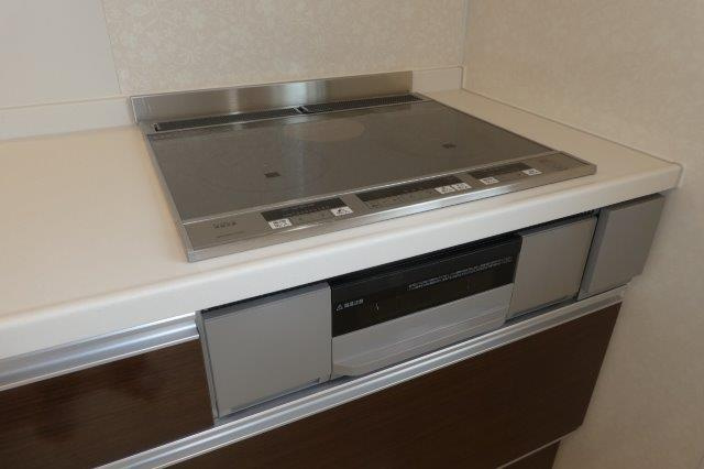 オリーブのキッチン|３口IHコンロ