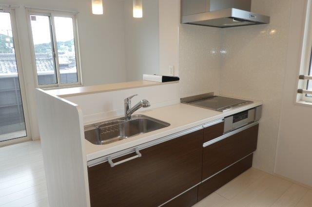 オリーブのキッチン|３口IHコンロ付システムキッチン