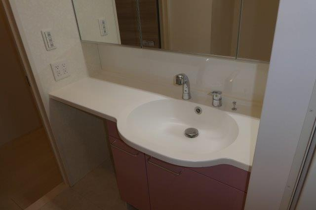 オリーブの独立洗面台|シャンプードレッサー