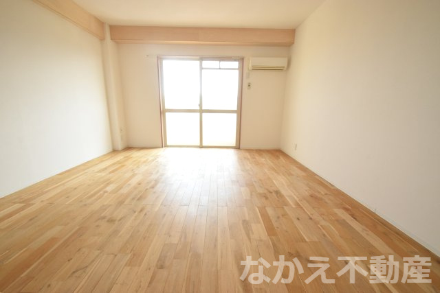 【居間・リビング】 | ゆったりとした居間です
