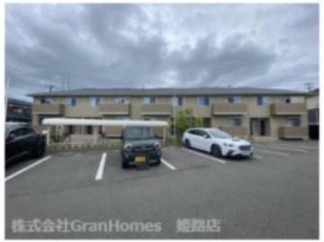 オークス中島の駐車場