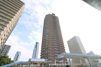 【外観】 | ローレルスクエア大阪ベイタワー | 【外観】森と空と都市に直結する、ベイサイドタワー！