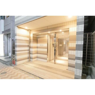 【エントランス】 | ＰＲＥＭＩＵＭ　ＣＵＢＥ　Ｇ　渋谷神南 | 収納付き洗面台