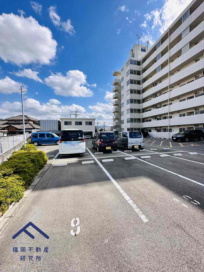 東峰マンション古賀の駐車場