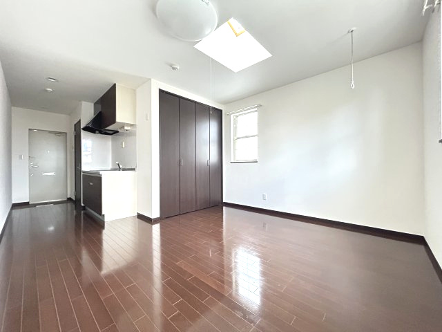 ★7.5帖の洋室★