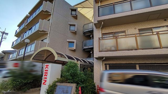 箕面市半町３丁目の賃貸マンションの外観