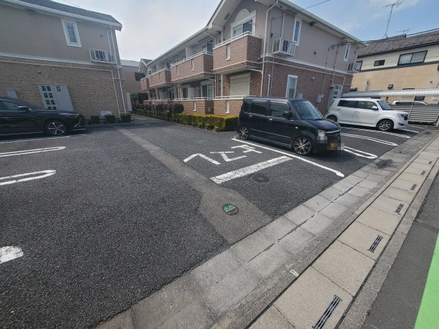 ベルデーアＢ棟の駐車場