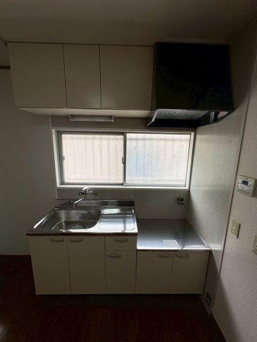 川西貸家のキッチン