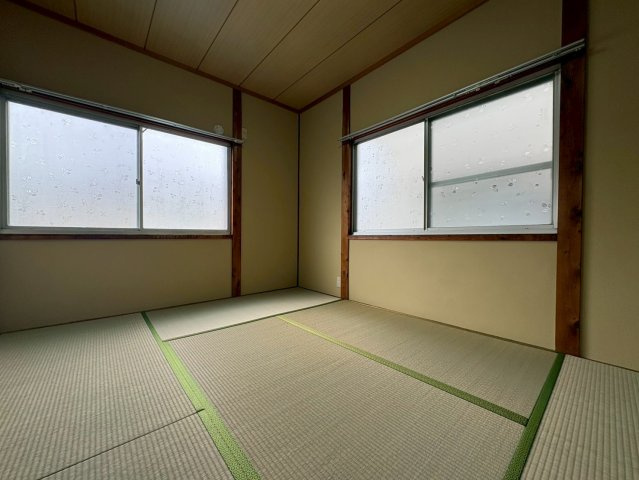 川西貸家の寝室